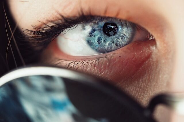 Can Asians have blue eyes?