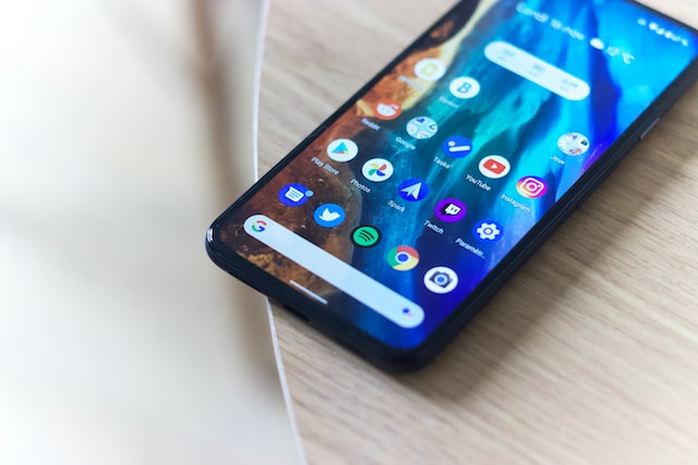 How do you hide text messages on android?
