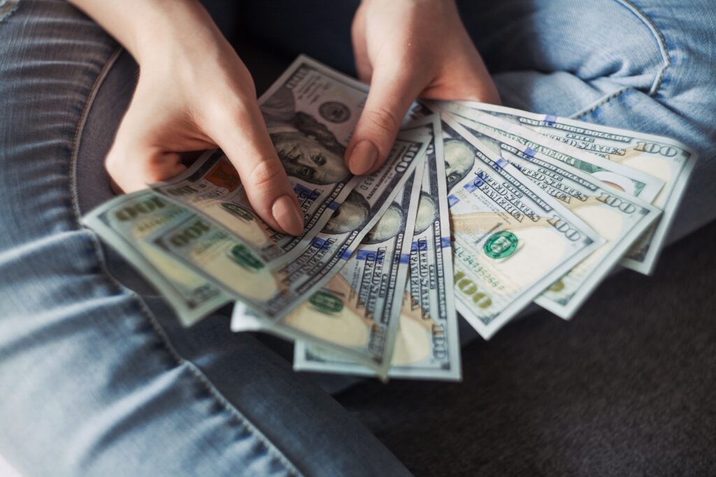 What Percent of Americans make 200K per year?
