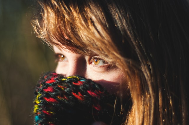 What race has amber eyes?