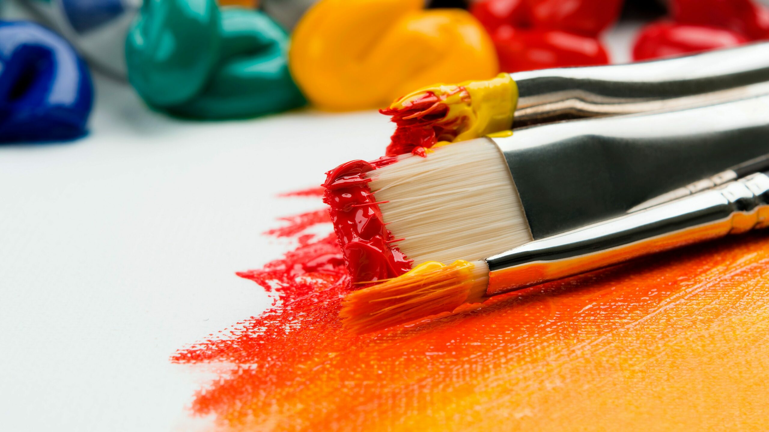 What does it mean when your house smells like paint?