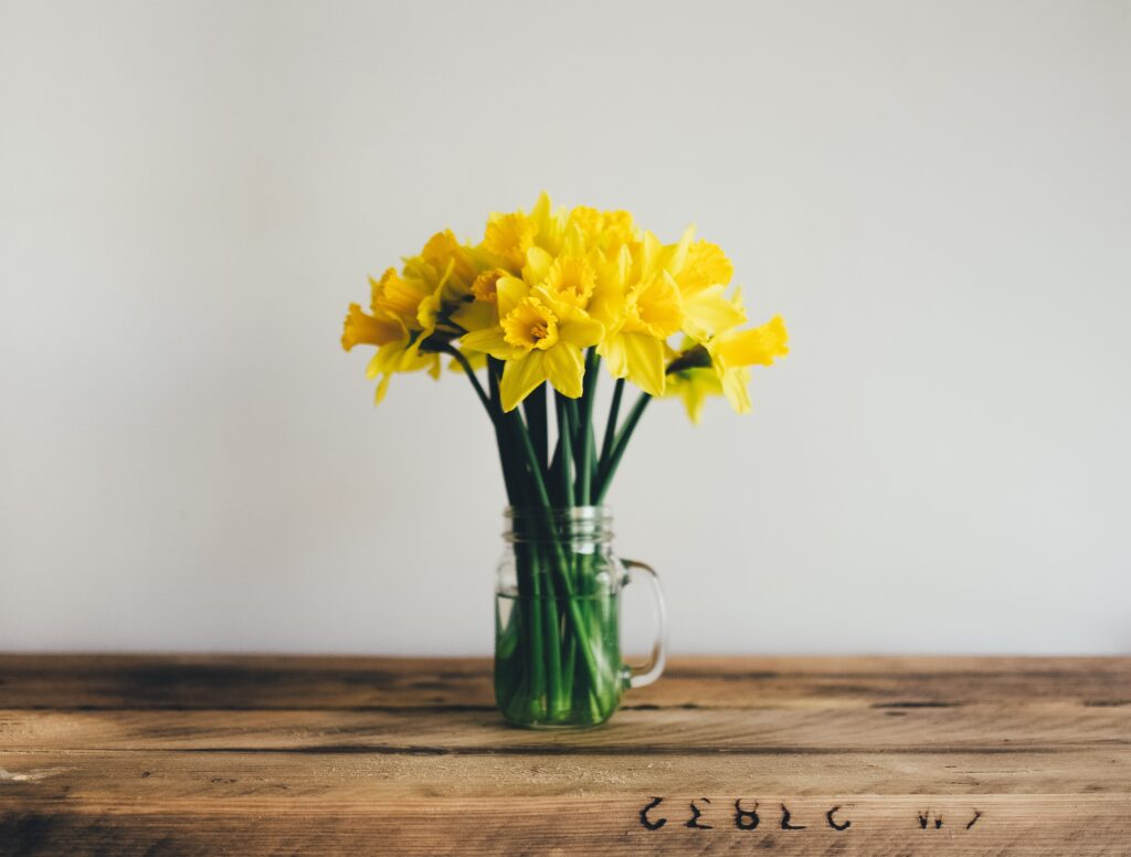 What does Yellow mean Romantic?
