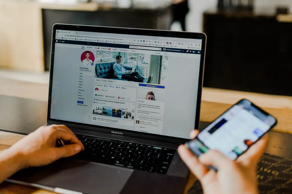 What does 3 mean on social media?