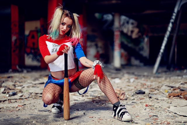 What movie does harley quinn fall in love with the joker?
