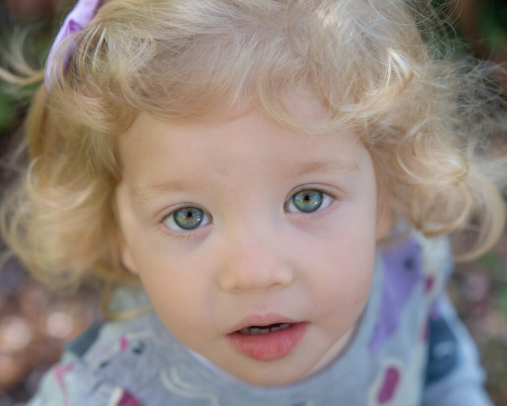 Can blue eyes see better in the dark