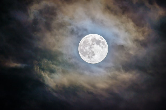 Why does it take 3 days to get to the moon?