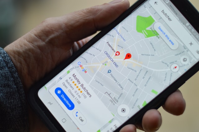 How can i find someones address by their cell phone number for free?