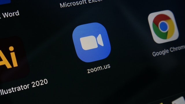 How to do a screen share on zoom?