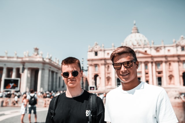 What was the age difference between maverick and charlie?