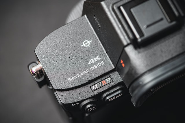 What is the difference between 2560x1440 and 4k?