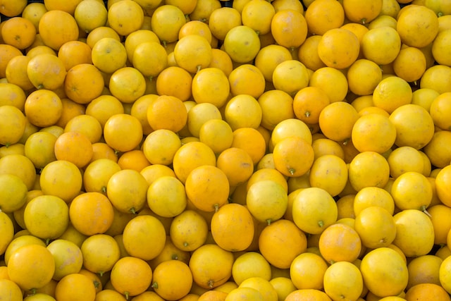 What are some yellow fruits?