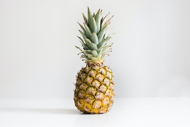 What does pineapple mean in slang?