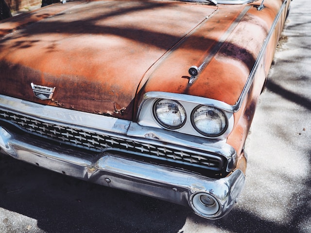 What car is driven in death proof?
