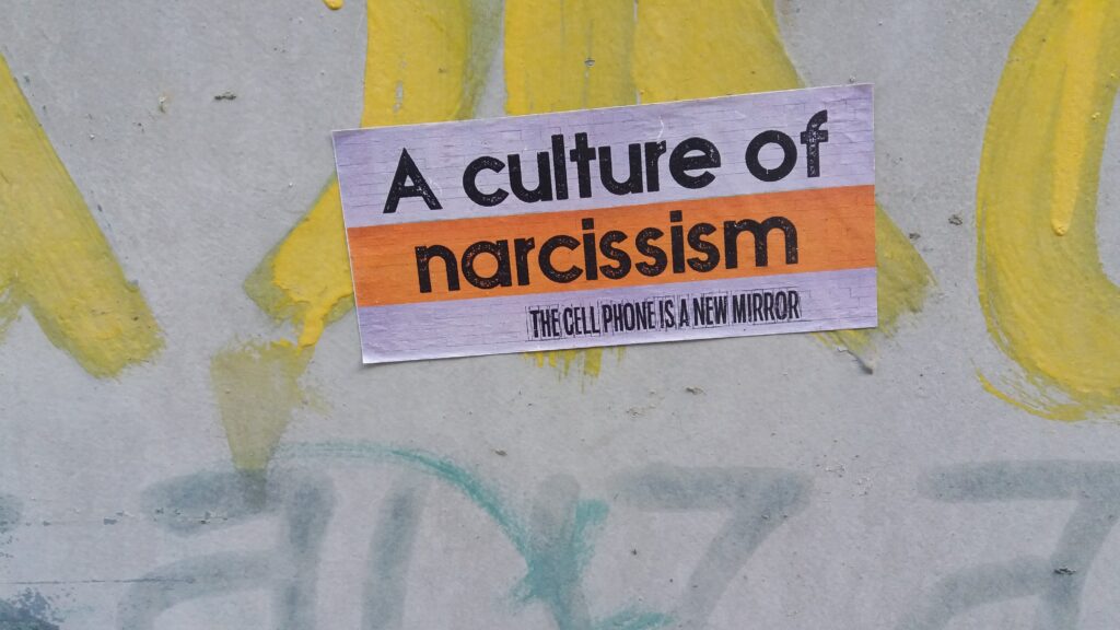 How do narcissists feel when their ex moves on?