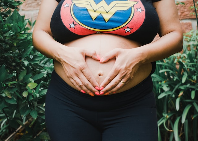 Is your belly button connected to anything inside your body?