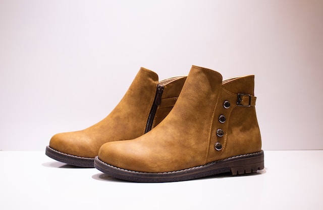 Can a walking boot make an injury worse?