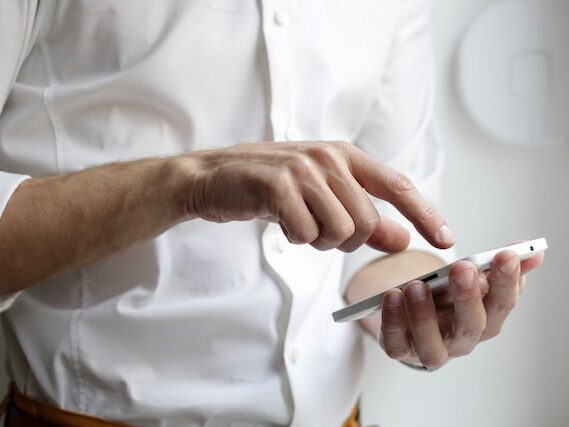 Is it better to keep cellular data on or off?