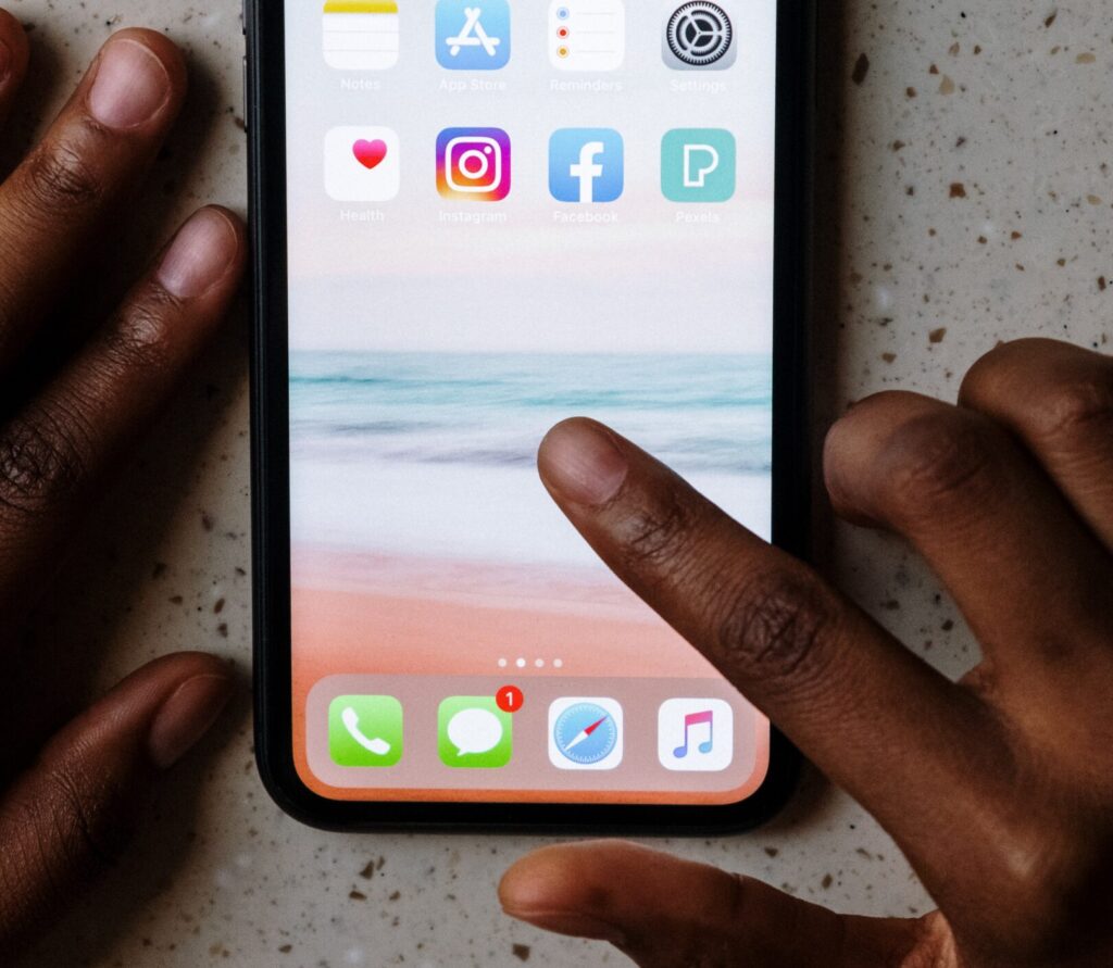 How do you hide messages on iMessage without deleting them?