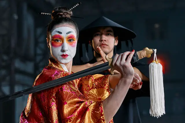 Who is wife of rock lee?