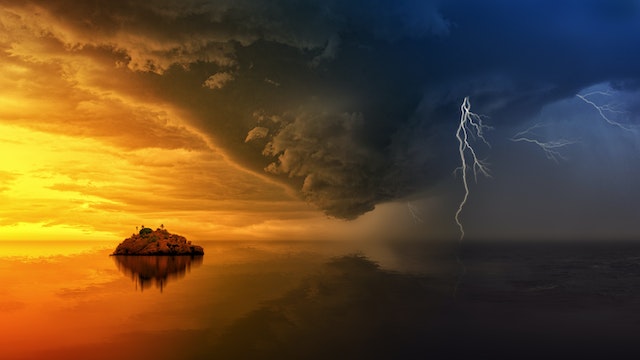 What does a Yellow Sky at Night mean?