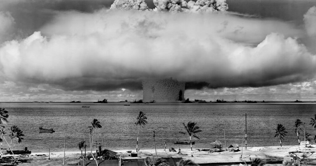 Would a nuclear bomb destroy a whole country ?