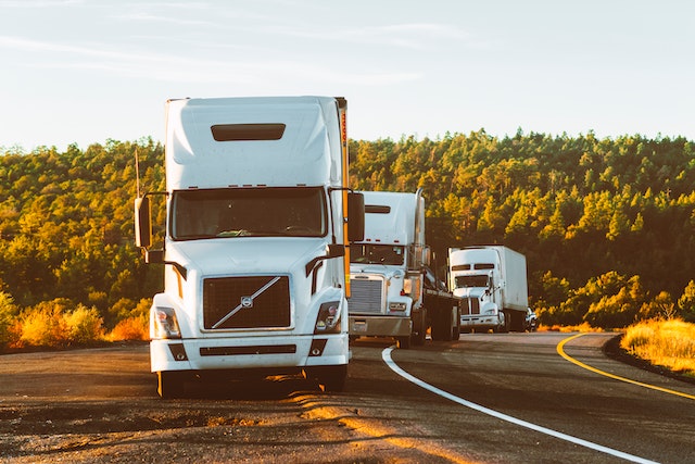 How much does it cost to fill up a semi truck in 2023?