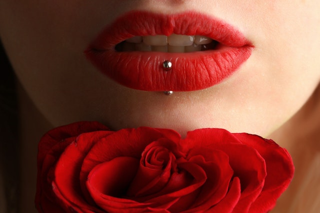 What is a mantis piercing?