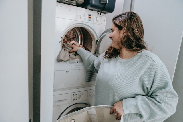 Which day we should not wash clothes?