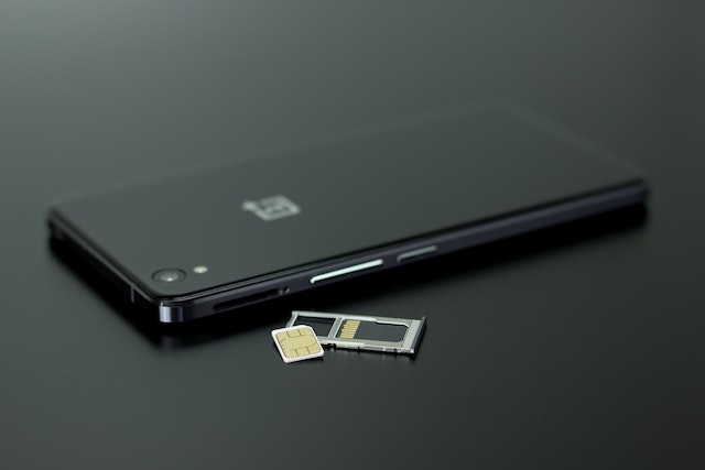 What happens if you Take Out your Sim Card and Put it in Another Phone?