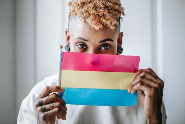 What is a green and red flag?
