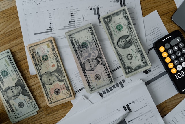 What percent of us are millionaires?