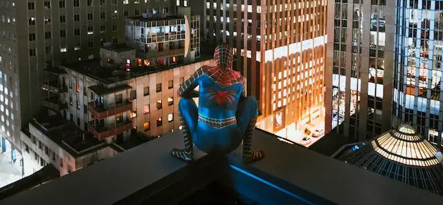Does mj recognize peter at the end of no way home?