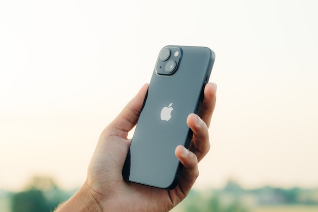Is iphone 13 salt water proof