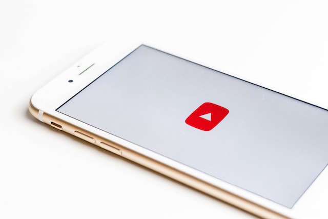 How much does 1 million subscribers on youtube pay?
