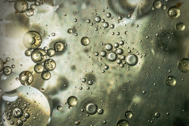 Why hcl is polar or nonpolar?