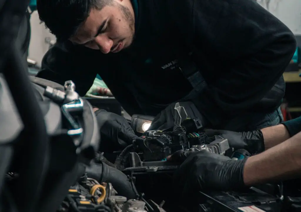 What sound does a blown head gasket make? Gek Buzz