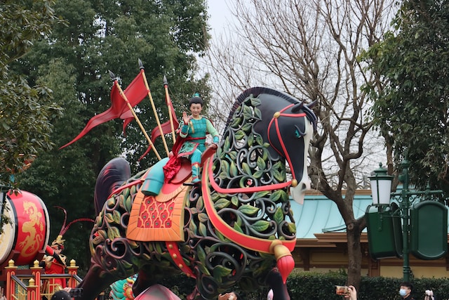 How old is Mulan and Shang
