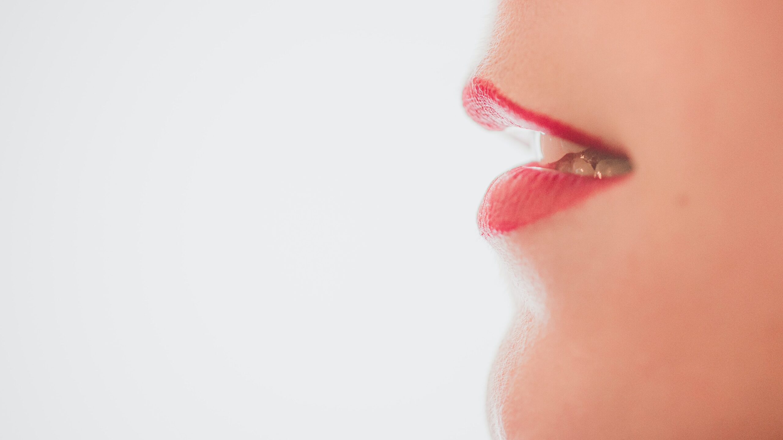 What Does It Mean When A Woman Bites Her Lower Lip?