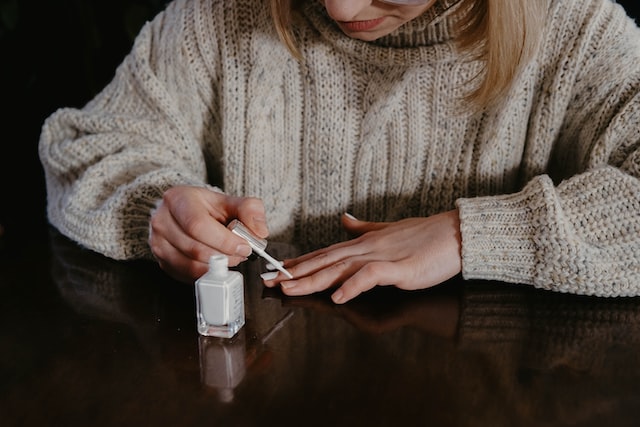 What does white nail polish mean?
