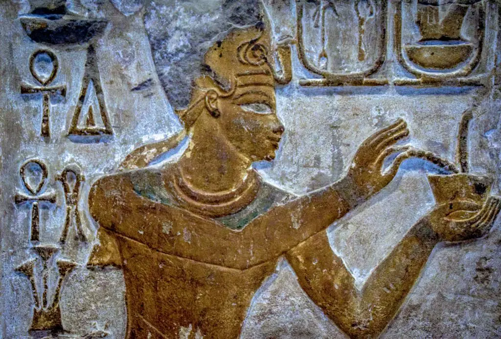 What is the egyptian symbol for love?