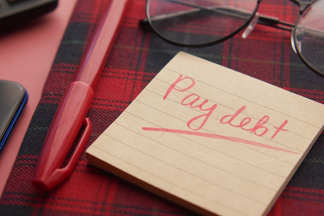 Are 80 of americans in debt?