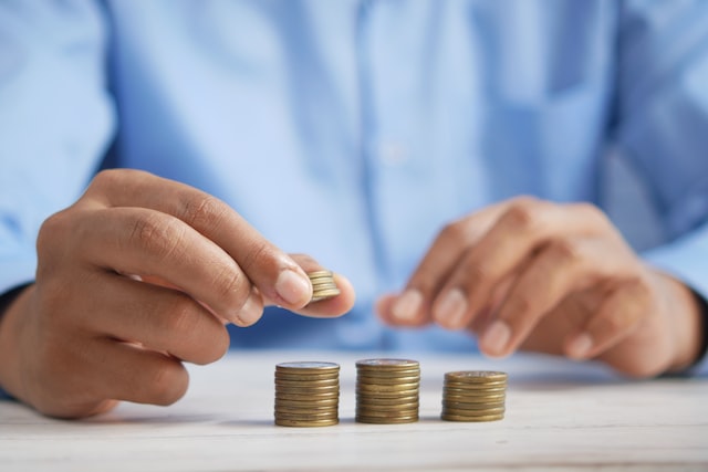 What time do irs direct deposits hit?