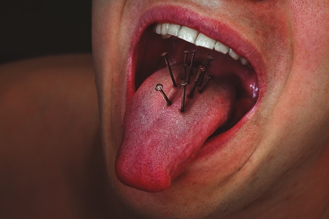 What std causes bumps on tongue?