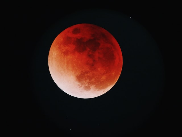 How often does the blood moon arrive?