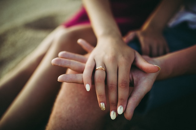 What do white nails mean to a guy?