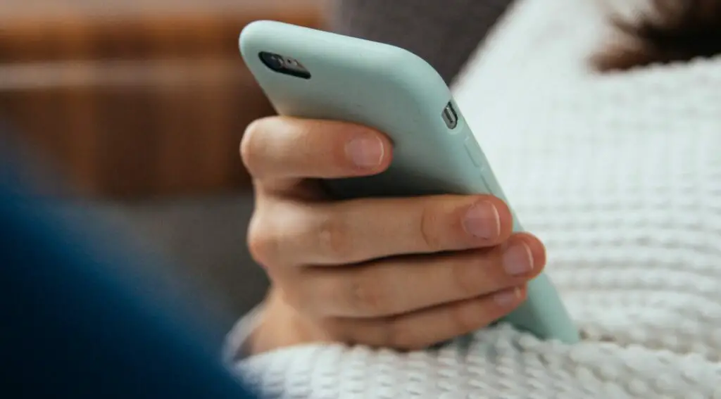 How can I be Mysterious and Seductive?