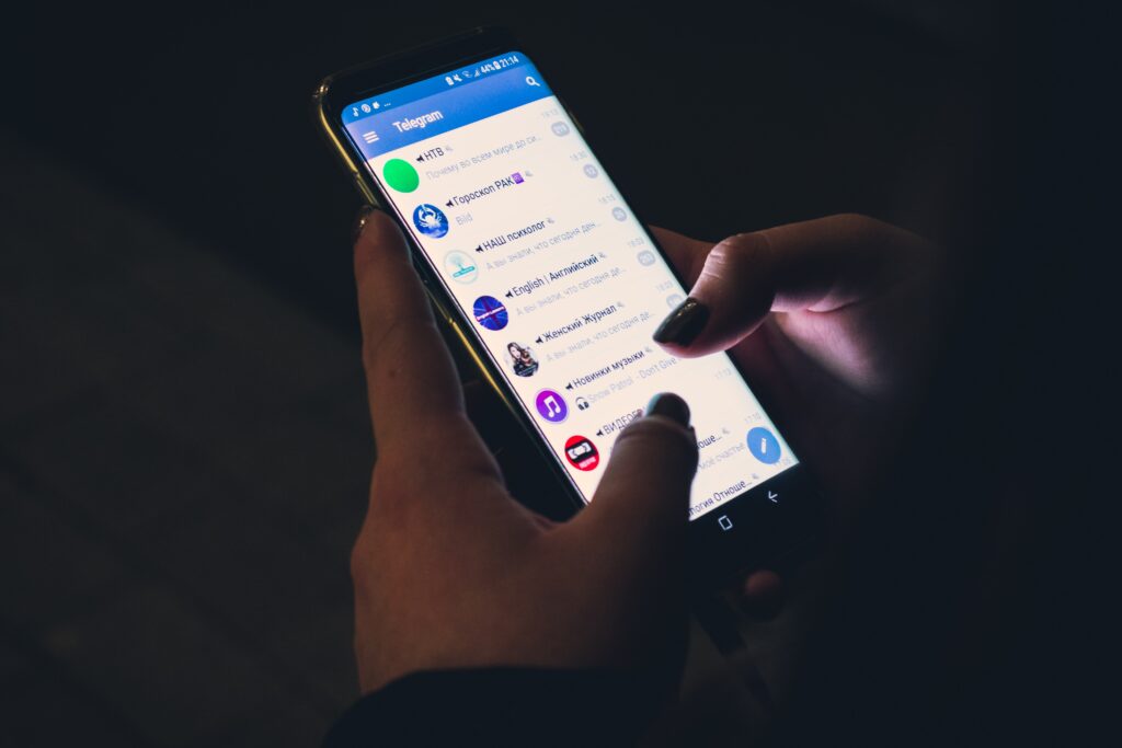 How can you tell if someone is sexting