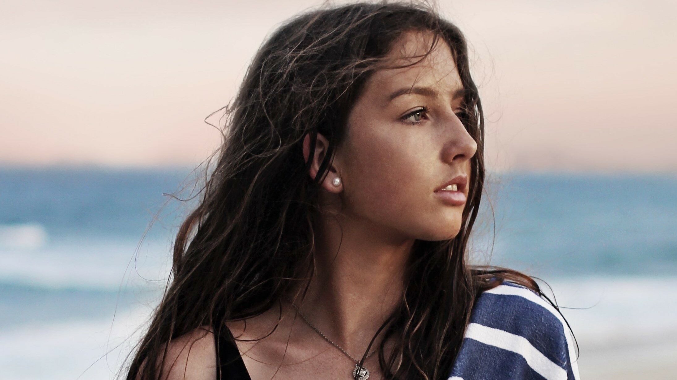 How rare is it for a girl to have an adams apple?