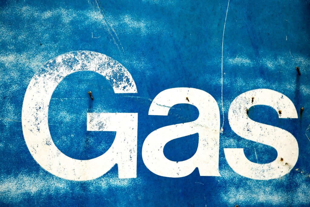 When was the last time gas was under a dollar in the us?