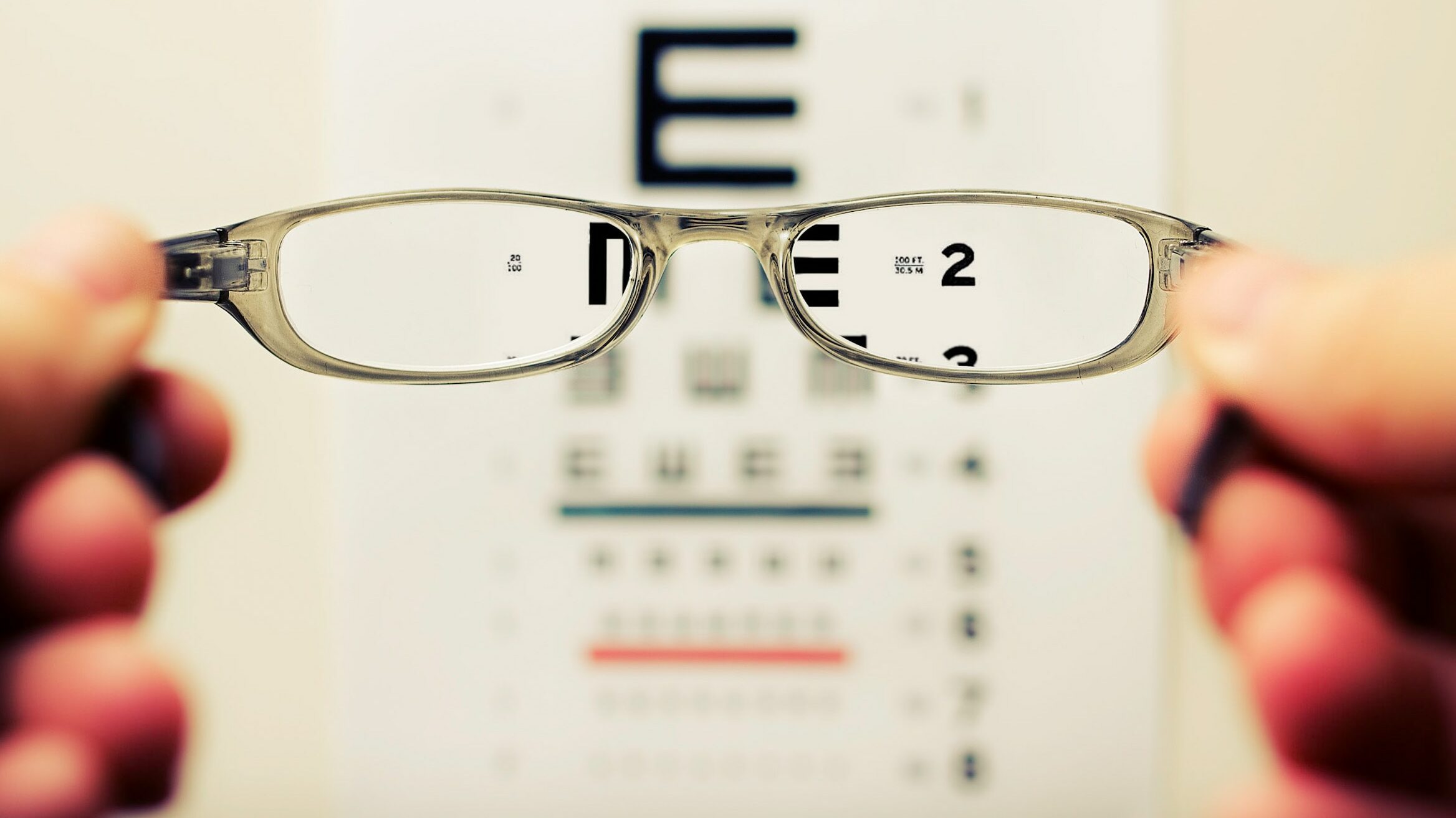 What vision is better 20 20 or 20 13